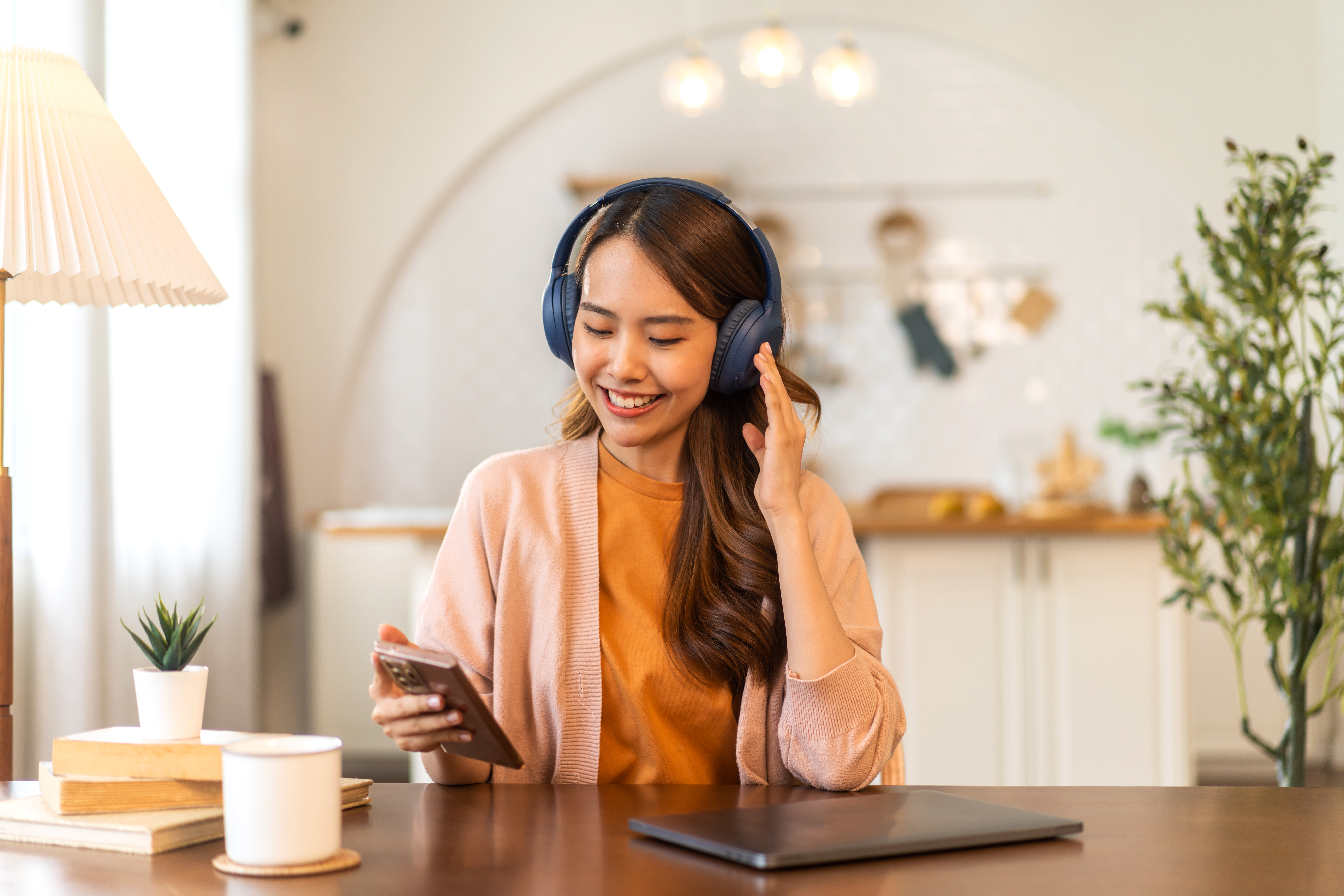 Online school student listening to a podcast